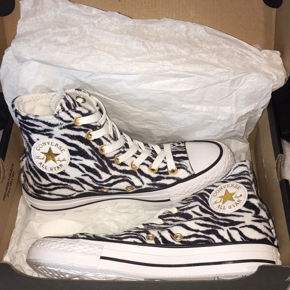 NWOT Rare “Sold Out” Chuck Taylor All Star Zebra Print Converse Hightops